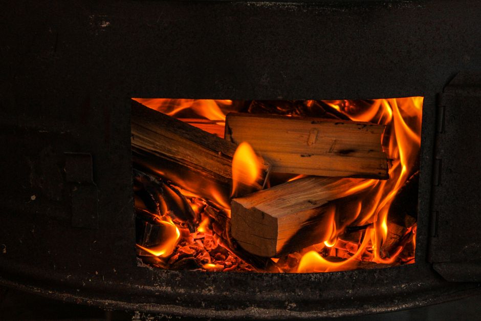 A Realistic Routine for Wood Stoves & Chimney Setup That Fits a Busy Life